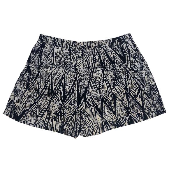 Forever 21 Navy Blue Abstract Print Shorts - Size Small - Picture 5 of 9